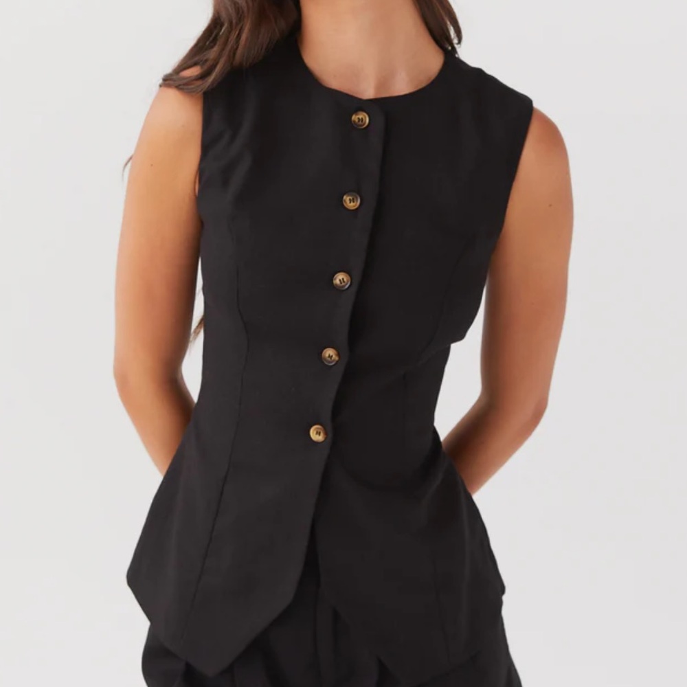 PepperMayo born for Bordeaux black vest